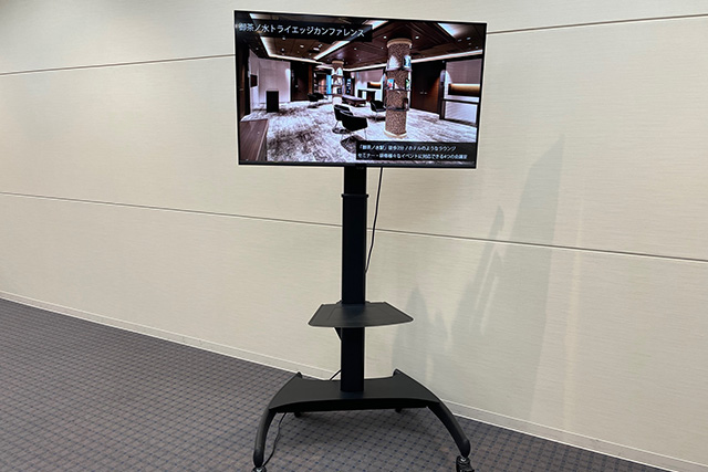 42インチモニター