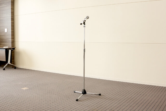 床置きマイクスタンドのイメージ